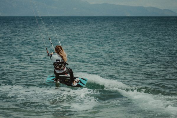 Où s’initier au kitesurf en France ?